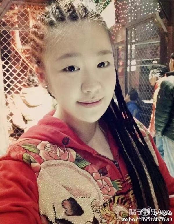 还记得《疯丫头》里的糖糖吗？她现在长这样