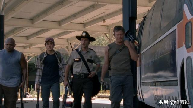 《行尸走肉》第一季：沦陷的亚特兰大背后，是人性两极的较量