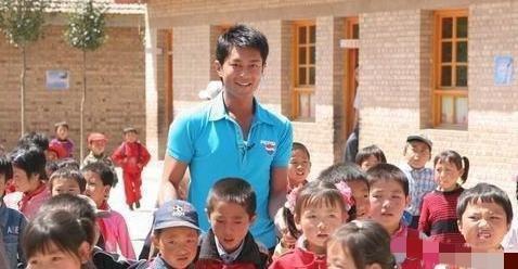 50岁古天乐拍戏时突发意外致右眼受伤，眼球破裂缝八针，让人触目惊心