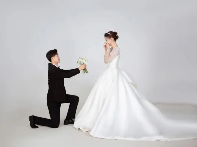 老公说我不是个女人，我笑了，我说他也不是个男人，他生气了！