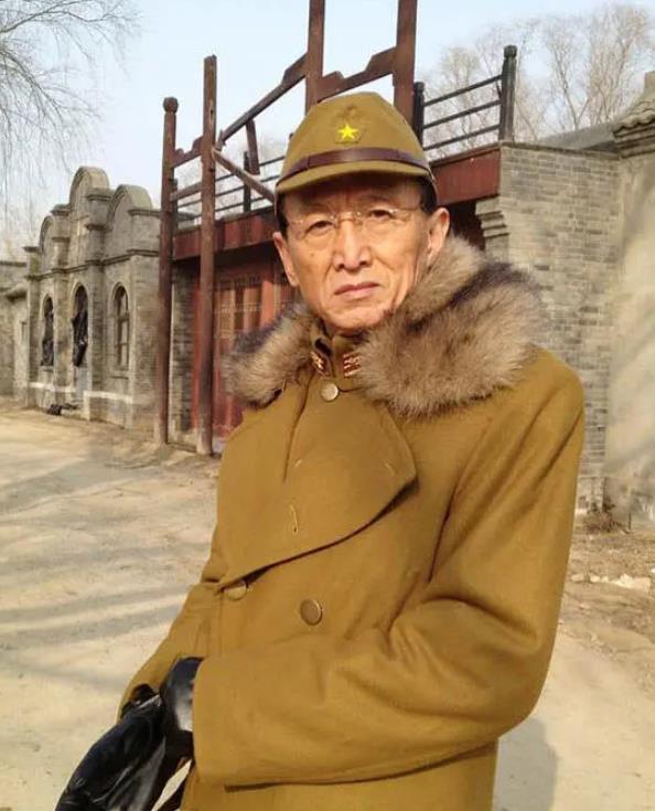 《抗日奇侠》10年，导演沉寂，王新军告别神剧，舒耀瑄片约不断