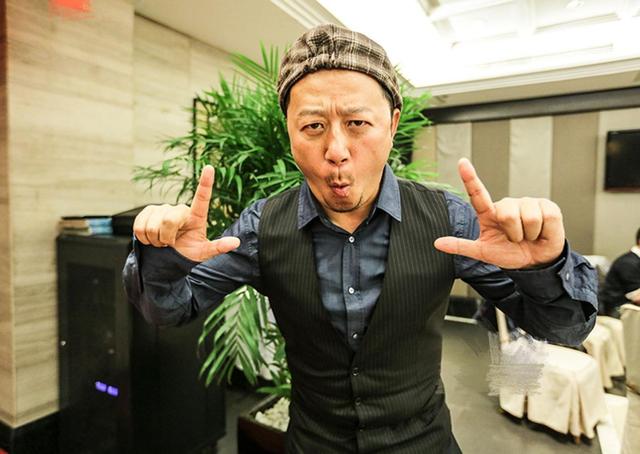 郭涛打女人风波后首现身，对女助理颐指气使，再显大男子主义本色