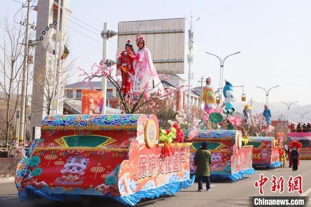 宁夏隆德：社火闹出“精气神” 民众共享“文化盛宴”