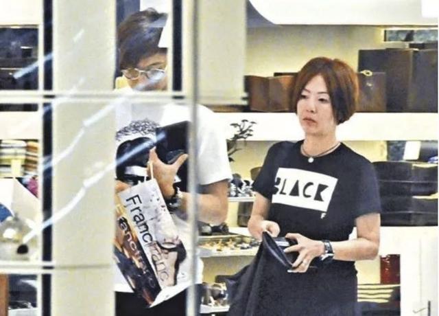 软饭男为傍赌王千金,情人节离婚表忠心,因千万分手费惹怒何超云