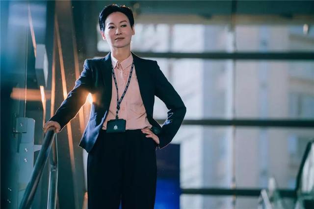 影后惠英红年轻时气质出众,颜值与演技并存