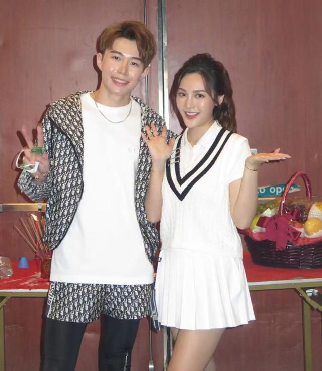 与富二代男友合开公司！香港人气女神享受新恋情，曝仍会保持性感