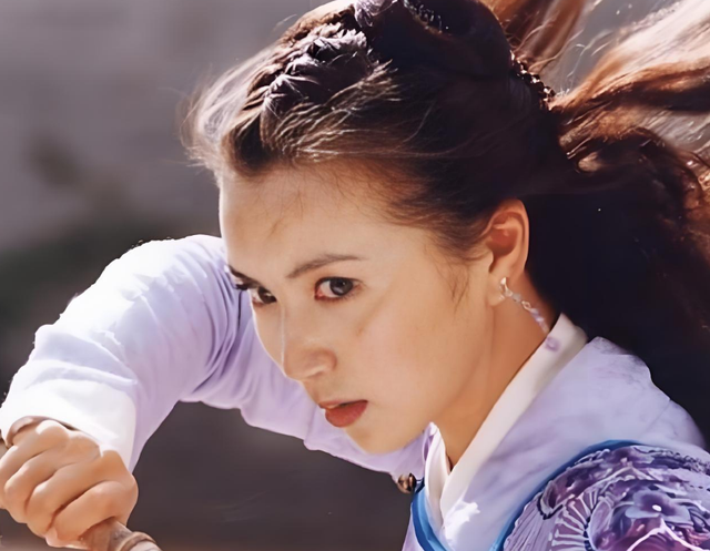 “万人迷”陈好，30岁嫁给二婚刘海峰，婚后连生3胎如今幸福不己