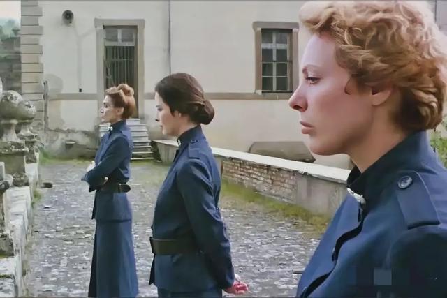 女子监狱片,很“黄暴”!这6部惊悚片,绝美中透着一股诱惑