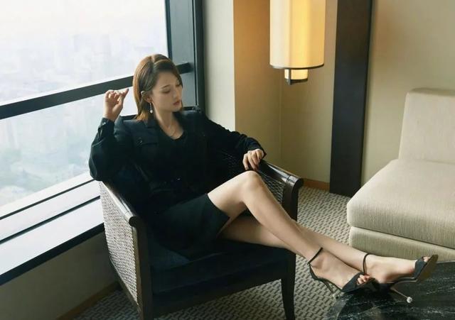 冷知识:白敬亭腰围竟然比雷佳音头围还要小?