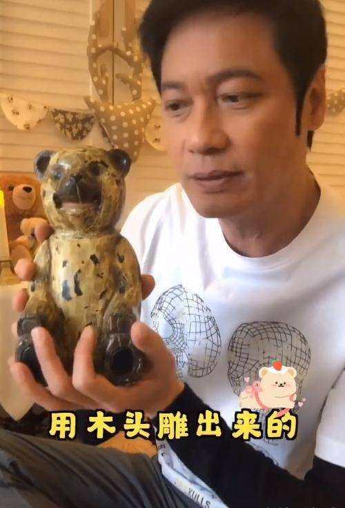 视帝罗嘉良罕见晒近况！59岁老态尽显，皮肤松弛，大理避暑心情好