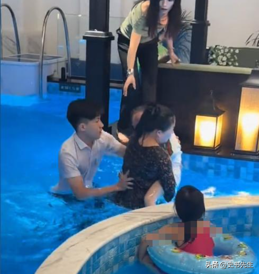 小女孩泳池溺水后续!面膜女侠身份被扒,当事人回应:非专业人士