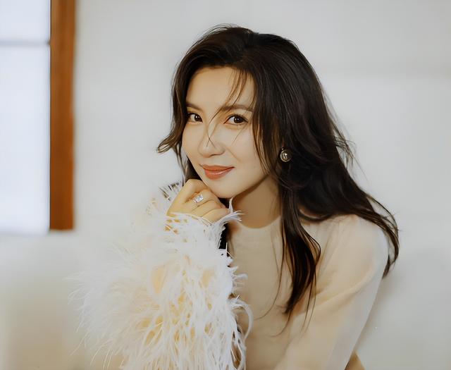 “万人迷”陈好，30岁嫁给二婚刘海峰，婚后连生3胎如今幸福不己