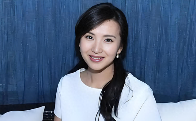 “万人迷”陈好，30岁嫁给二婚刘海峰，婚后连生3胎如今幸福不己