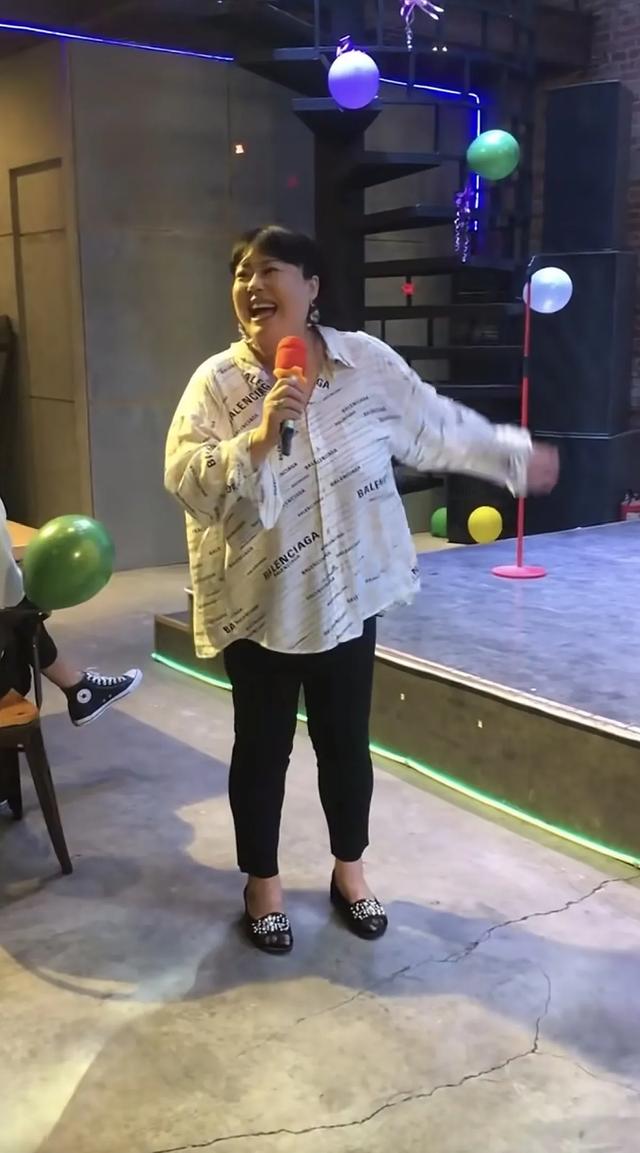 李菁菁现状:住北京宋庄别墅与父母一起生活,复出赚钱不再谈恋爱