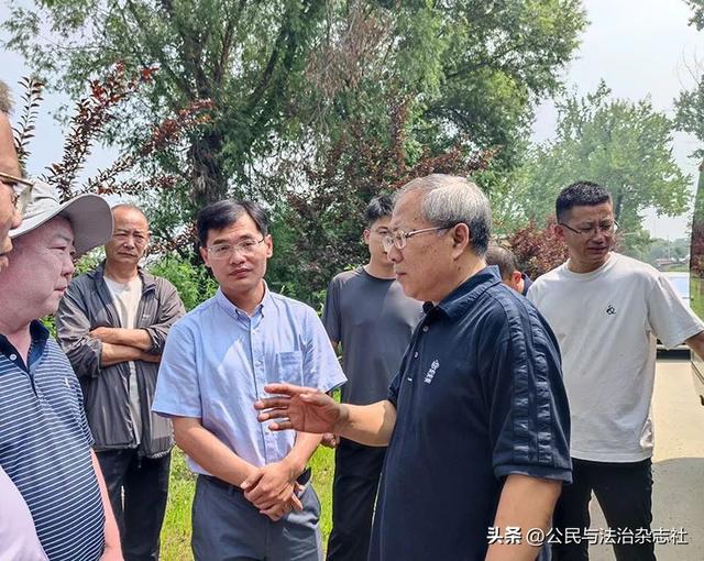秦皇岛市人大常委会副主任郭爱民实地踏查新河治理情况