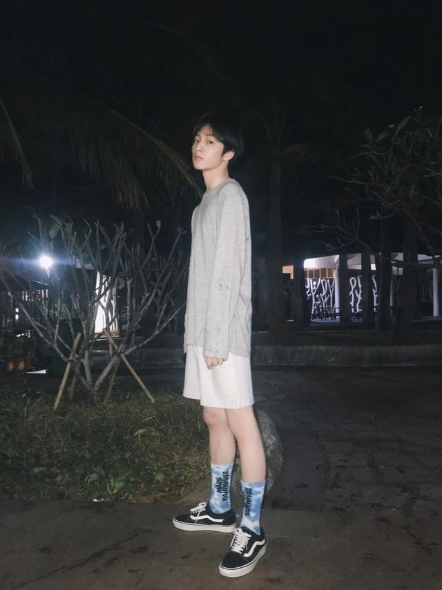 14岁校草刘耀文，183cm的腿长是真实的吗？钢铁直男却有超强穿搭