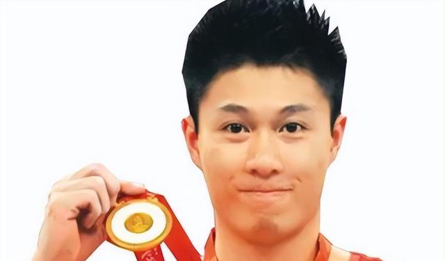 李安琪：嫁给体操王子李小鹏13年，却成了他形象上最大的“黑点”