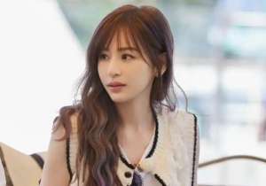 蓝蔚文(王心凌蓝蔚文疑似同居，男方开450万豪车夜出香闺，是豪门副总裁)