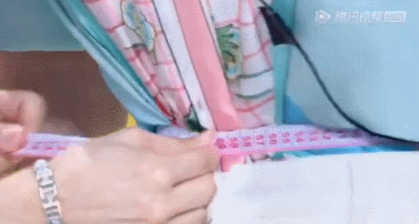 冷知识:白敬亭腰围竟然比雷佳音头围还要小?