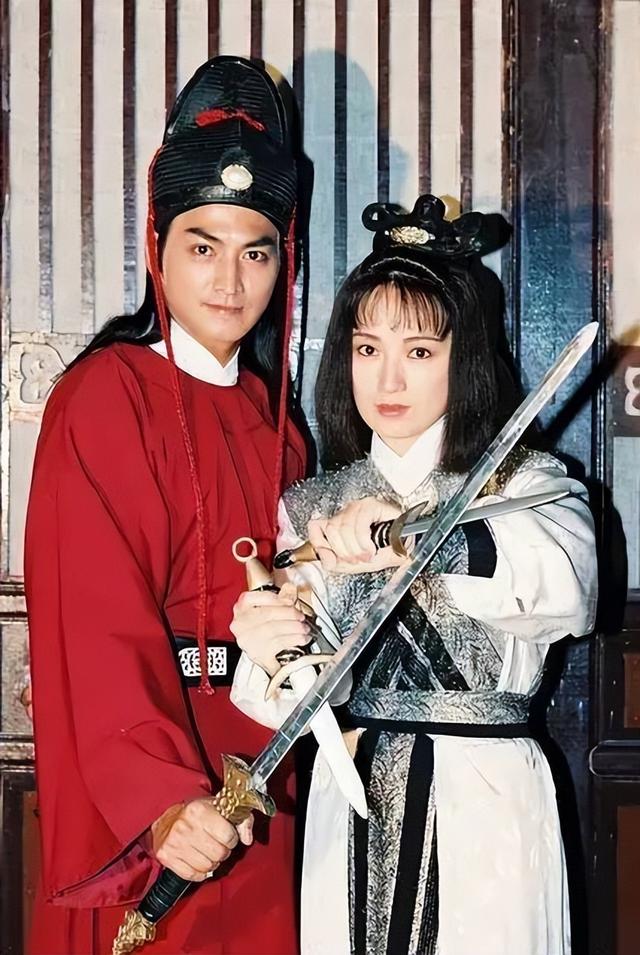 93版《包青天》：金超群出演的包拯不比周杰差，何家劲是白月光