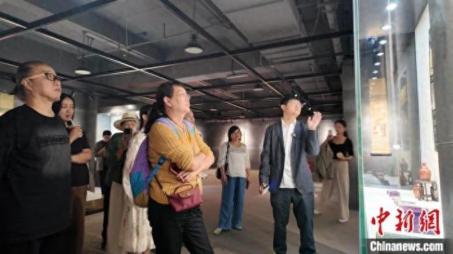 4国艺术品亮相“云南新博物志—向天歌”展览 呈现文化交流之美