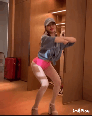 冷知识:白敬亭腰围竟然比雷佳音头围还要小?