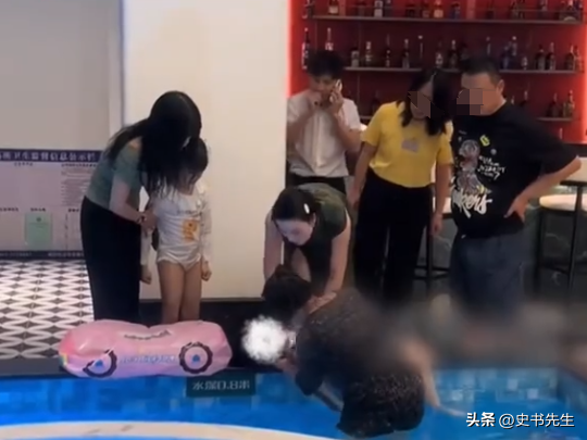 小女孩泳池溺水后续!面膜女侠身份被扒,当事人回应:非专业人士