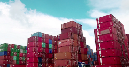 《悍城》变真人版“吃鸡”,没血了?喝功能饮料鸭哈哈哈