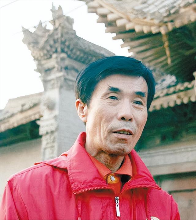 何庆魁儿子为77岁的父亲办八十大寿，魏三台上发火，寿宴成笑话！