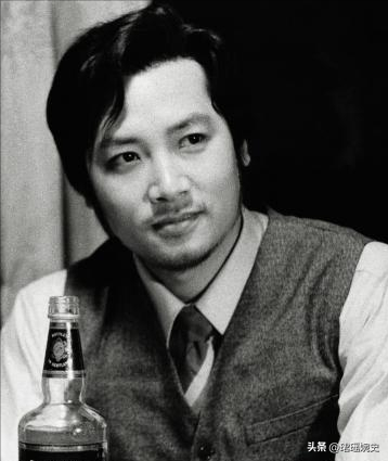 唐僧迟重瑞:娶大11岁富婆却被继子无视,结婚31年从不叫老婆