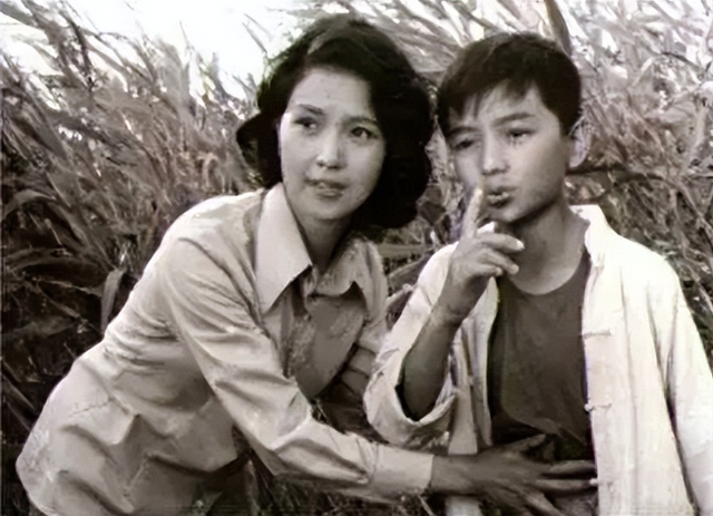 李小璐的母亲张伟欣:女儿离婚我心疼,盼望他们为了孩子复合