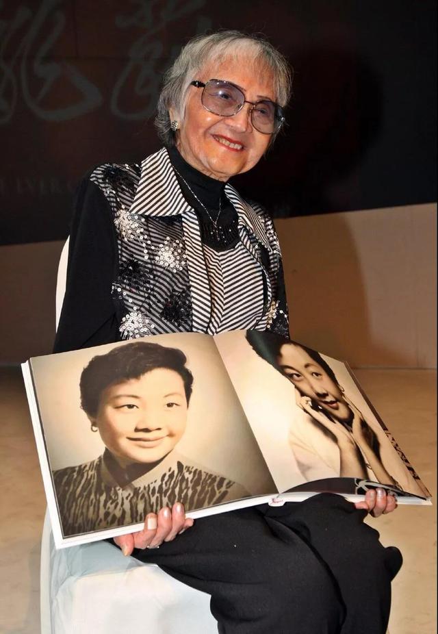 邓丽君偶像“银嗓子”姚莉逝世,享年96岁,“上海滩七大歌后”最后一朵玫瑰凋零