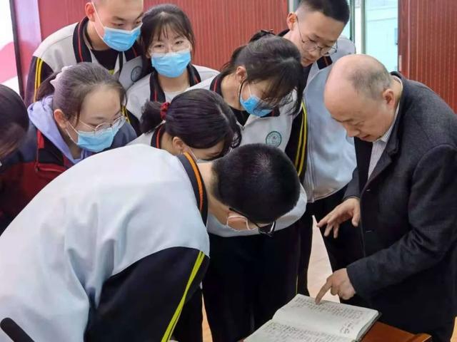 王友胜:做青少年的领路人