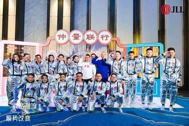 网传最惨年会吃盒饭,太难了!来康康别人家的神仙年会