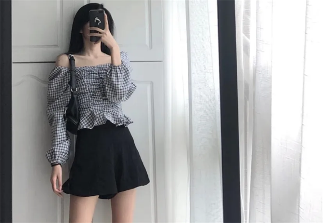 为什么维密超模都是平胸?看完今年的潮流穿搭,大胸妹子表示想哭