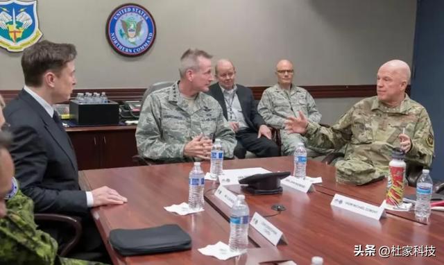 大事件!马斯克捅出惊天大案!涉及上千亿美元,床头放枪应对危险