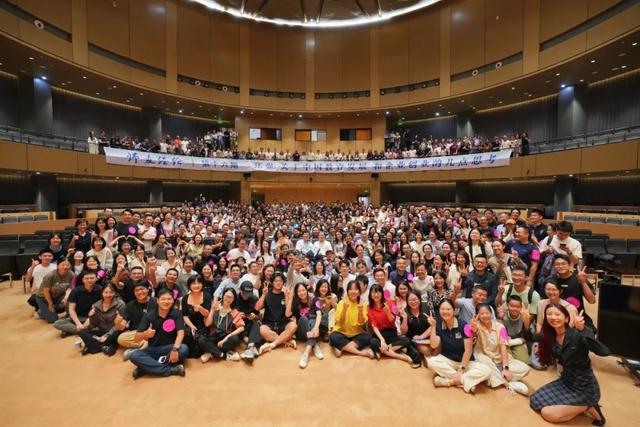 “网红教授”郑强“重回”浙大:畅谈教育发展与企业创业,鼓励学生读资本论