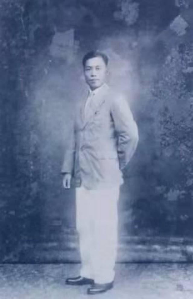 李宗仁长子李幼邻,在母百岁宴上痛哭:父娶妾,我母亲守活寡70年