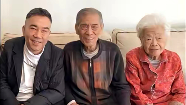 杨进明直播:别再揪着“七月风波”不放,聊聊相声新话题。