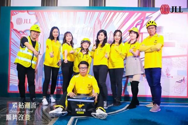 网传最惨年会吃盒饭,太难了!来康康别人家的神仙年会