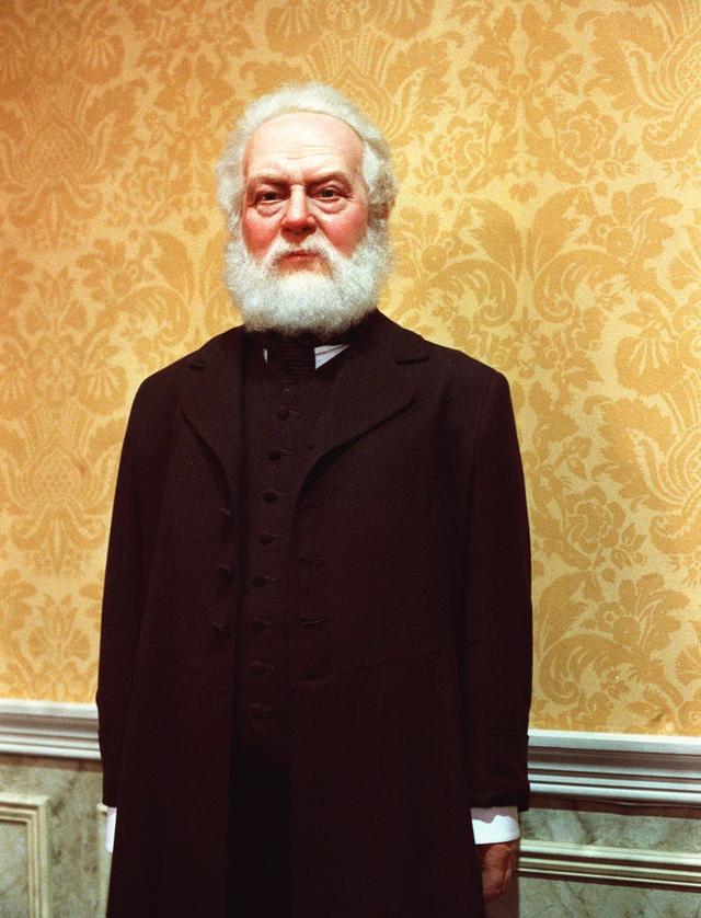 以勇气面对人生大悲恸，用耐心对待生活小哀伤