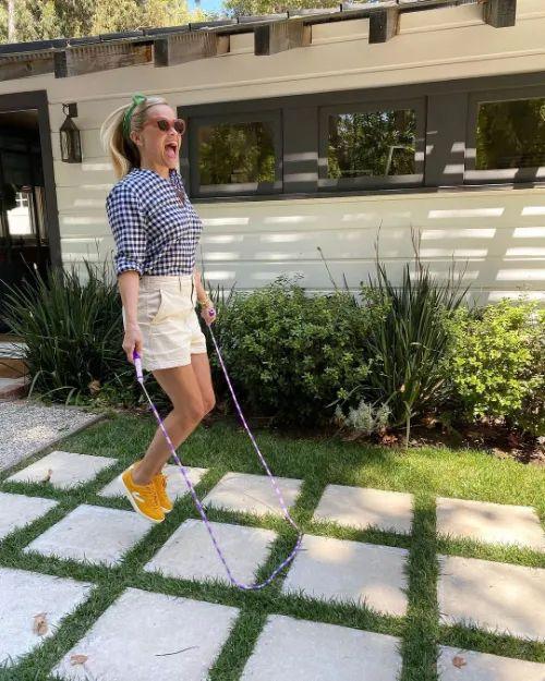 双料影后太会搞钱被前夫嫌弃？如今44岁成亿万富婆，事业家庭两开花