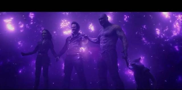 复仇者联盟4钢铁侠死了!为什么是他打响指,雷神不能承受原石之力吗?