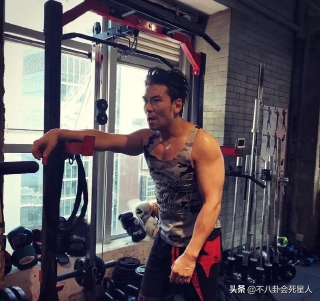 8位“荷尔蒙”爆棚的香港男神，明明长得不帅，却一个比一个有型