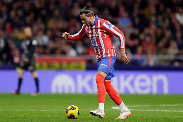 希门尼斯:没看到点球犯规的经过;罚下巴里奥斯是正确的