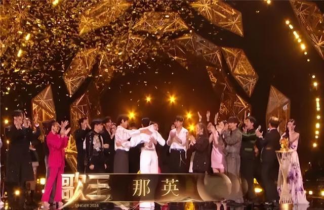 中秋晚会：同样一首歌，把林依轮和胡先煦放到一起，差距就出来了