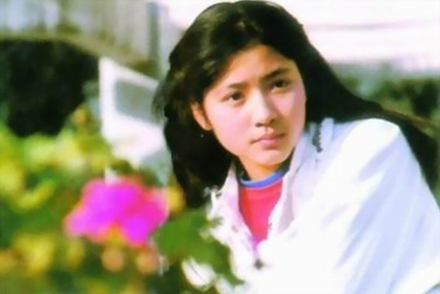 演员池华琼：曾是校园女神，出道33年0绯闻，47岁未婚未育很幸福