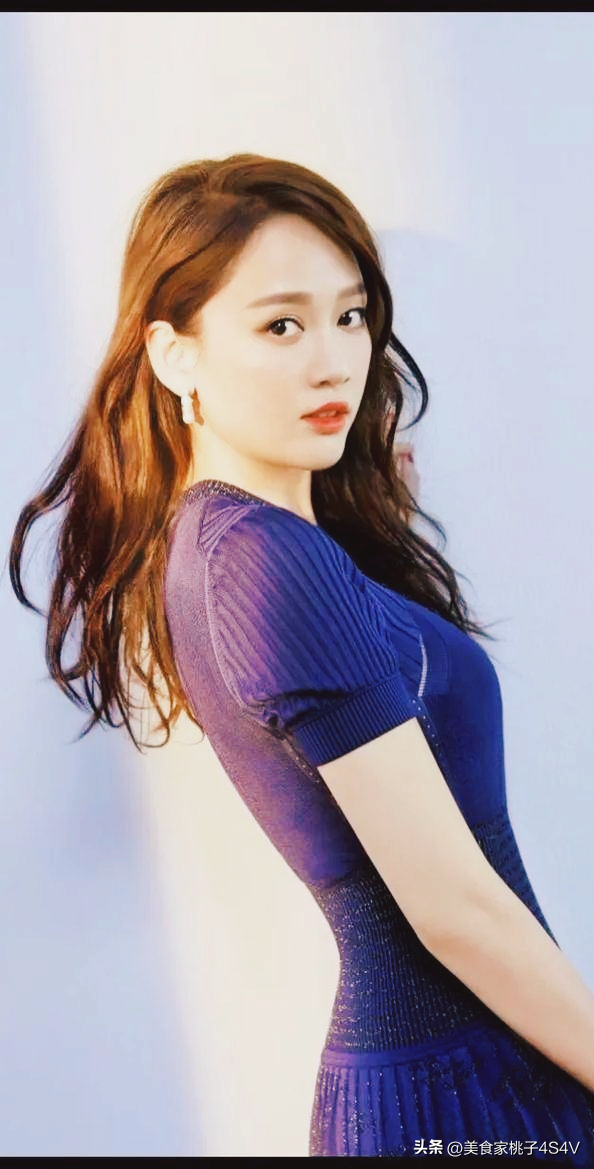 娱乐圈颜值担当陈乔恩，大眼睛+好身材，美到犯规！