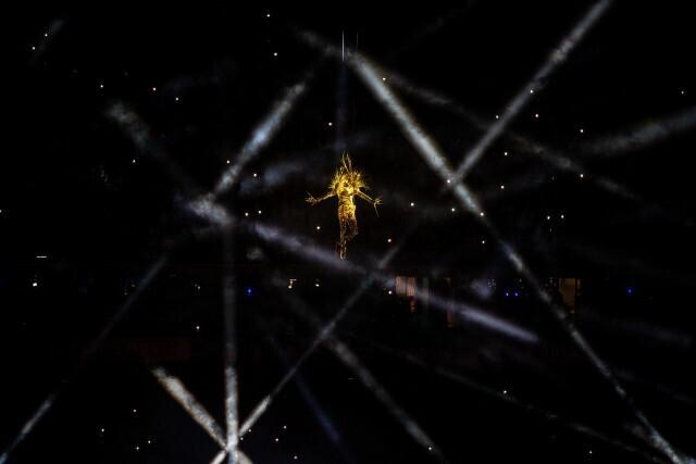 未来舞台上演“星际穿越之旅” 多图回顾巴黎奥运会闭幕式