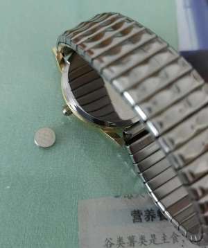 纽扣电池哪里有卖(寻找一颗手表的纽扣电池)